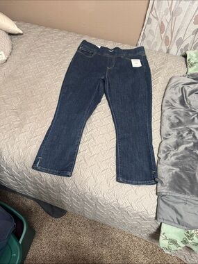Levi’s women’s capri pants